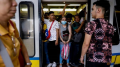 Philippines xem xét tuyên bố tình trạng khẩn cấp quốc gia vì Covid-19