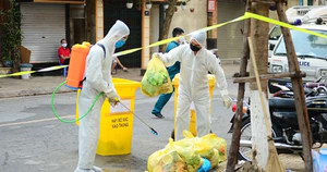 Video: Rác thải tại khu cách ly phố Trúc Bạch được xử lý nghiêm ngặt ra sao?