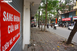 Kinh doanh ế ẩm, loạt cửa hàng trên phố lớn Hà Nội trả mặt bằng