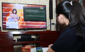 Video: Hà Nội dạy ôn thi cho học sinh lớp 9, lớp 12 qua truyền hình