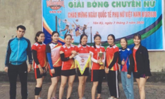 Đang trong thời gian cách ly phòng Covid-19, cô gái vẫn thi đấu bóng chuyền