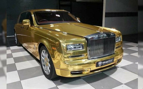 Tỷ phú Ấn Độ tậu xe Rolls-Royce Phantom mạ vàng làm... taxi