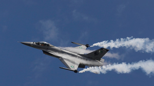 Video: F-16 của Pakistan rơi trong lúc diễn tập ở thủ đô Islamabad
