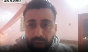 Diễn viên Italy mắc kẹt trong nhà cùng chị gái chết vì Covid-19