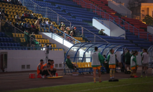 Sự cố nhỏ trong trận Việt Nam vs Australia trên sân Cẩm Phả