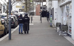 Nghi có kẻ bắt cóc con tin tại trường đại học ở Pháp