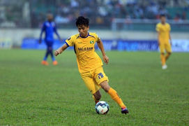 Phan Văn Đức ghi bàn, Sông Lam Nghệ An đánh bại Becamex Bình Dương
