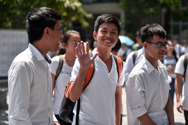 Hàng loạt trường đại học lùi lịch học sang tháng 4