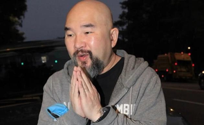 Chồng ôm mặt khóc khi sao nữ Đài Loan chỉ còn 30 kg, liệt nửa người