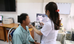 Người đàn ông ho, khó thở sau khi ăn thịt gà