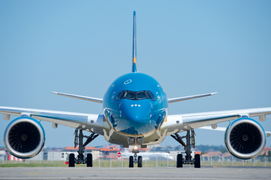 Vietnam Airlines tạm dừng đường bay tới Pháp, Malaysia