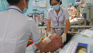 Nữ tiếp viên quán cafe bị tra tấn dã man như thời Trung cổ