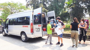 Nhóm thiện nguyện Hội An chở người đến và rời khu cách ly miễn phí