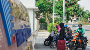 Video: Sinh viên rời ký túc xá Đại học Quốc gia TP.HCM để phòng dịch Covid-19