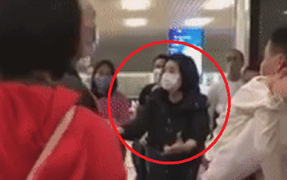 Độc giả phẫn nộ trước sự hạch sách của những người Việt 'thượng đẳng' ở sân bay