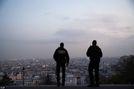 Ảnh: Pháp ngày đầu tiên phong tỏa chống dịch Covid-19