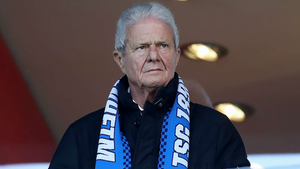 Ông chủ CLB Đức kêu gọi đoàn kết, khẳng định không độc quyền vaccine chống Covid-19