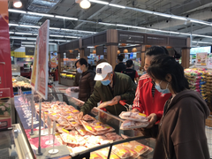 Vì sao giá lợn hơi phải giảm xuống 70.000 đồng/kg?