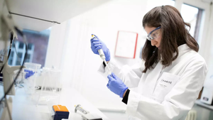 15.000 ca nhiễm virus corona nhưng Đức đang chống Covid-19 hiệu quả bậc nhất thế giới