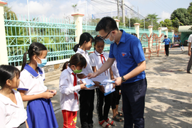 Chương trình 'Tháng Ba biên giới' chung tay đẩy lùi dịch Covid-19