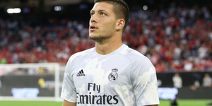 Tổng thống Serbia doạ bắt tiền đạo Real Madrid nếu chống lệnh cách ly 