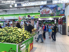 Siêu thị tăng 300-500% nguồn hàng chặn ‘bão giá’