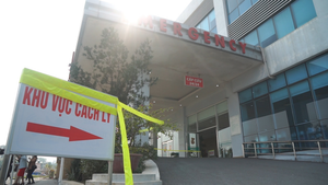 Mổ cấp cứu ruột thừa cho bệnh nhân đang cách ly vì Covid-19