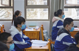 Phụ huynh Trung Quốc hủy kế hoạch du học hè cho con vì Covid-19