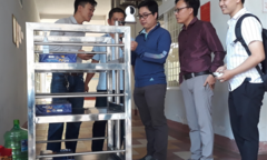 Đại học Đà Nẵng chế tạo robot chuyển thức ăn, nhu yếu phẩm vào khu cách ly