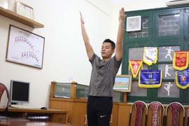 Lớp học thể dục trực tuyến mùa dịch Covid-19 diễn ra thế nào?