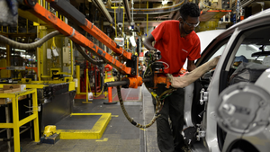 Covid-19 khiến ngành ô tô Nhật Bản giảm 30% sản lượng