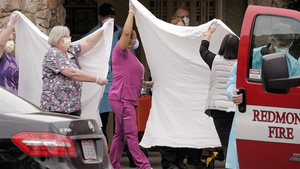 Đại dịch Covid-19: Ca nhiễm ở Mỹ tăng chóng mặt, kỷ lục liên tục bị vượt