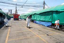 Cập nhập Covid-19 tối 24/3: Tây Ban Nha cải tạo sân trượt băng thành nhà xác