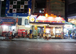 Quán ăn ở TP.HCM và Hội An được mở cửa, không phục vụ quá 30 người cùng lúc