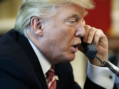 Tổng thống Trump đề nghị Hàn Quốc hỗ trợ thiết bị chống Covid-19