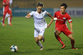 Tránh Covid-19, VPF đề xuất V-League thi đấu ở miền Bắc, đá sân không khán giả