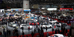 Aston Martin và Bentley 'bỏ qua' Geneva Motor Show 2021