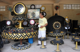 'Vua phế liệu' biến lốp xe thành...cung điện