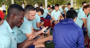 Cầu thủ HAGL khai báo y tế chống dịch Covid-19