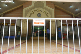 Cận cảnh chợ nổi tiếng nhất Hà Nội ngày đầu ngừng hoạt động