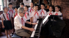 Clip: Ca khúc ‘Ai yêu Bác Hồ Chí Minh hơn thiếu niên nhi đồng’ 