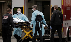 Mỹ: Y tá giúp bệnh nhân Covid-19 vĩnh biệt con qua video