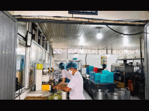 Thêm bệnh viện ở Hà Nội liên quan đến đơn vị cung cấp suất ăn cho BV Bạch Mai