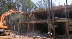 Đà Lạt cưỡng chế biệt thự xây không phép tại Hồ Tuyền Lâm