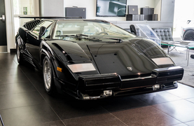 Lamborghini Countach 1990 được rao bán với giá gần 570.000 USD