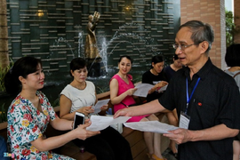 Trả 100% lương giáo viên, hiệu trưởng trường tư còn không thu phí học online