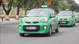 Tạm dừng hoạt động xe taxi từ Lào Cai đi Hà Nội và ngược lại