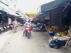 Truy tố chủ sạp trái cây đâm 2 người thiệt mạng