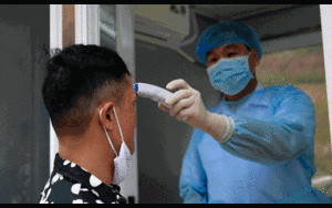 TP.HCM cách ly và lấy mẫu những người từng đến Bệnh viện Bạch Mai