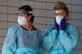 Lấy Covid-19 làm trò đùa ‘Cá tháng 4’ bị phạt thế nào?